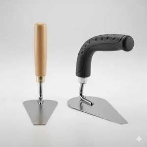 Ein direkter Vergleich zwischen einem Standard-Handspaten und einem handspaten ergonomisch, der den deutlichen Unterschied in der Griffform zeigt.